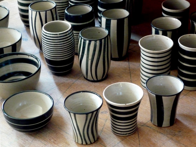 P1000598.JPG - v.l.n.r.: Schüsseln, Trinkbecher, Schnapsbecher (auch als Eierbecher einsetzbar)