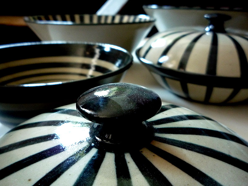 P1000635.JPG - Handwerkliche Präzision garantiert, dass jeder Deckel passt